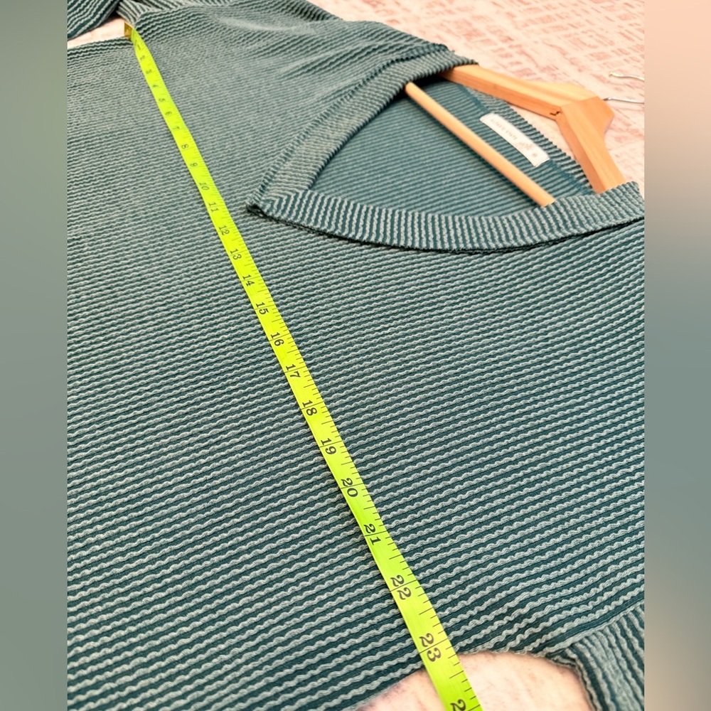 Altar’d State Green Ribbed V-Neck Top | Oversized Cozy Knit | Size M - Picture 8 of 10